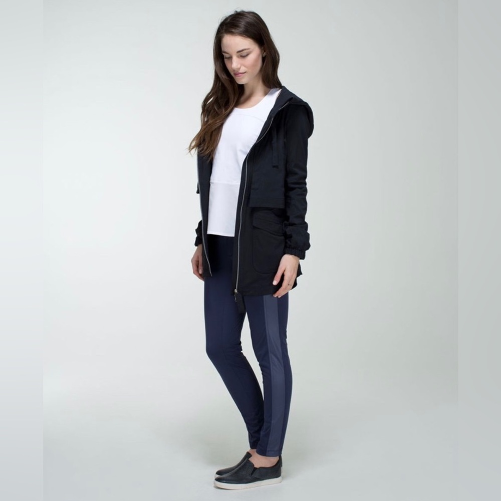 Lululemon Here To There Cadet Pants Navy Women’s Sz 4 Metallic Stripes On Sides